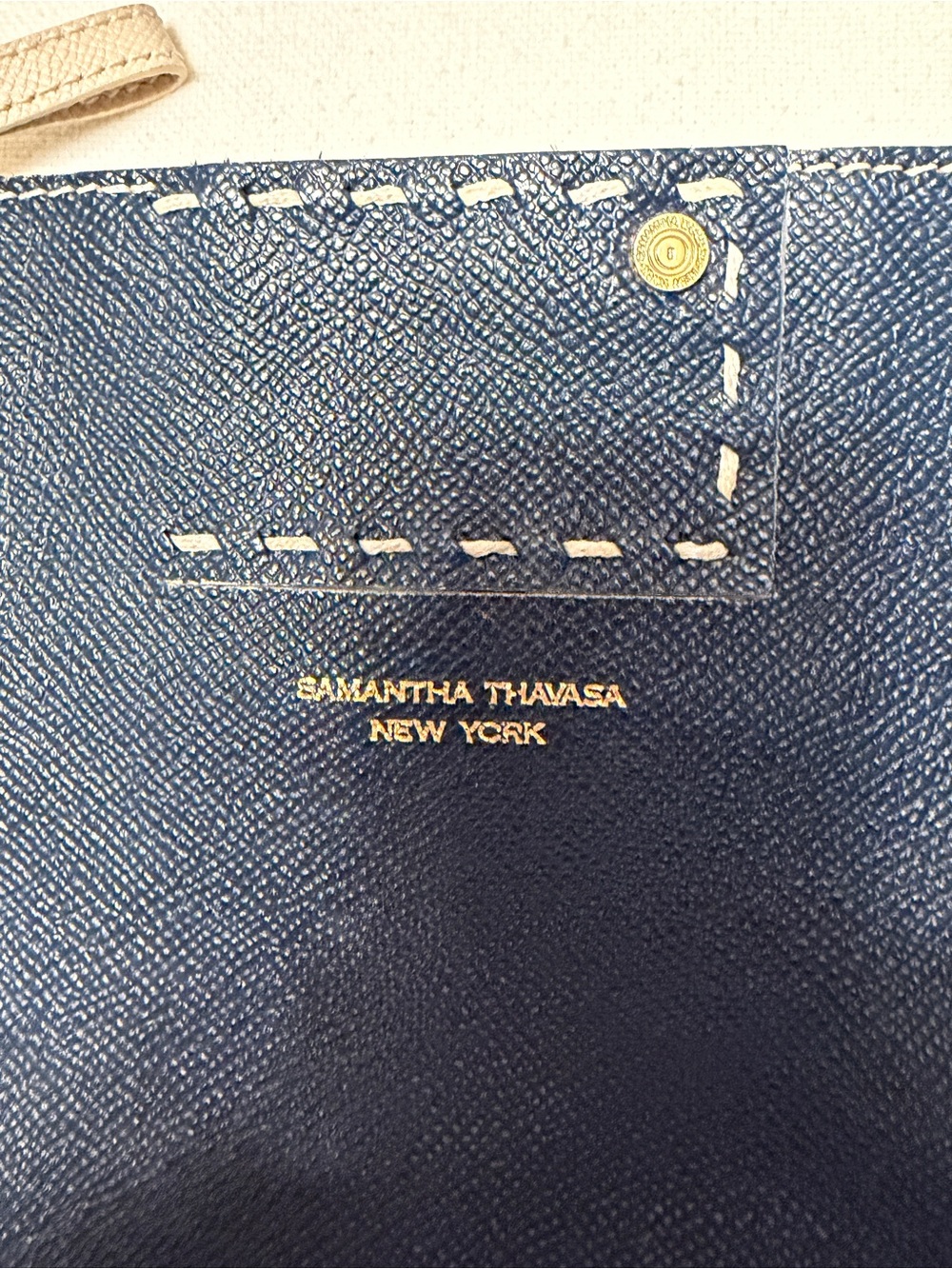 Samantha Thavasa New York Cross-body Bag - Picture 2 of 7
